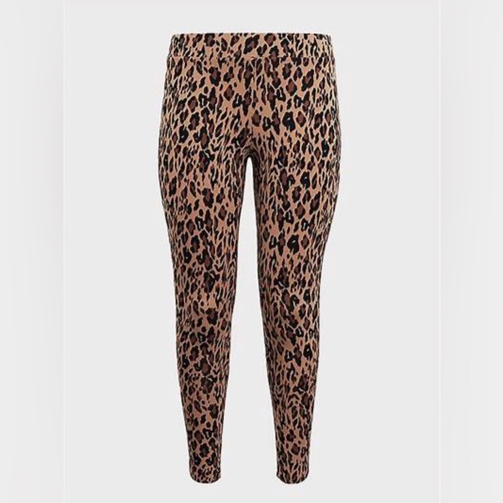 Torrid Leopard print leggings, size 2 (18-20)